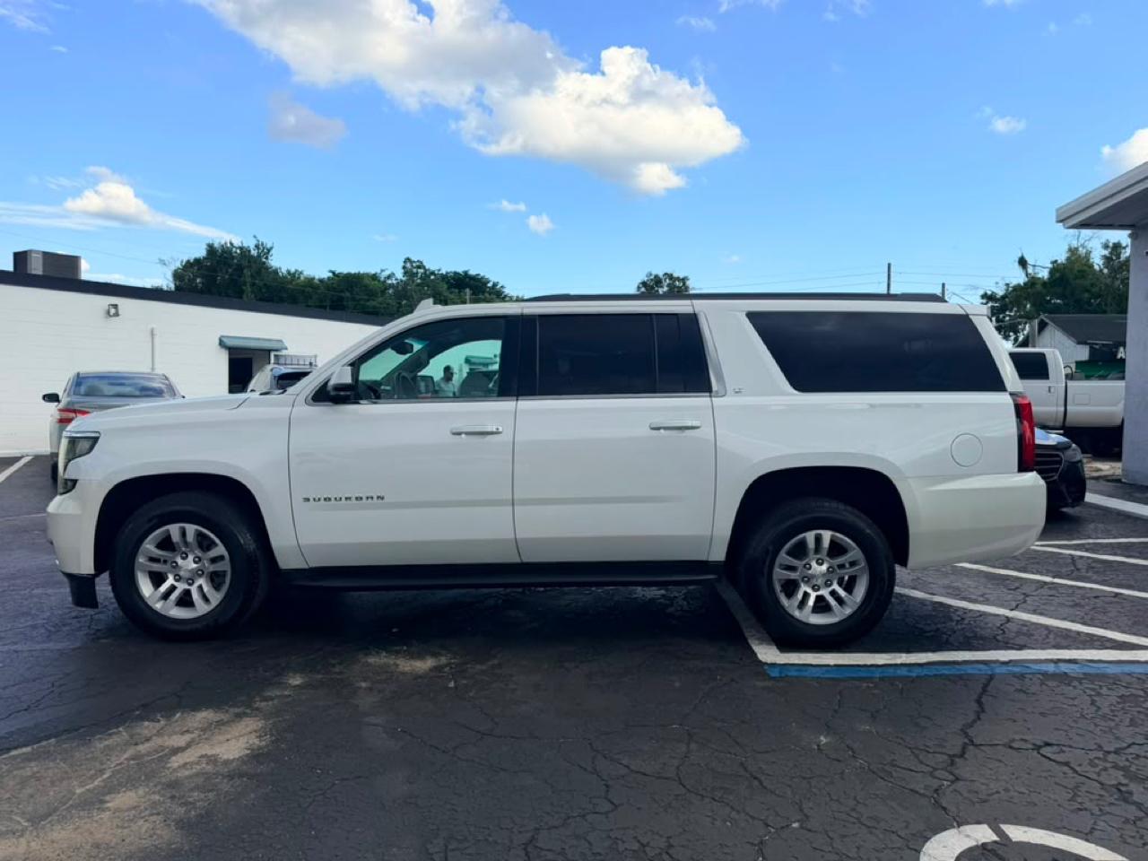 Chevrolet Suburban LT 2WD 2017