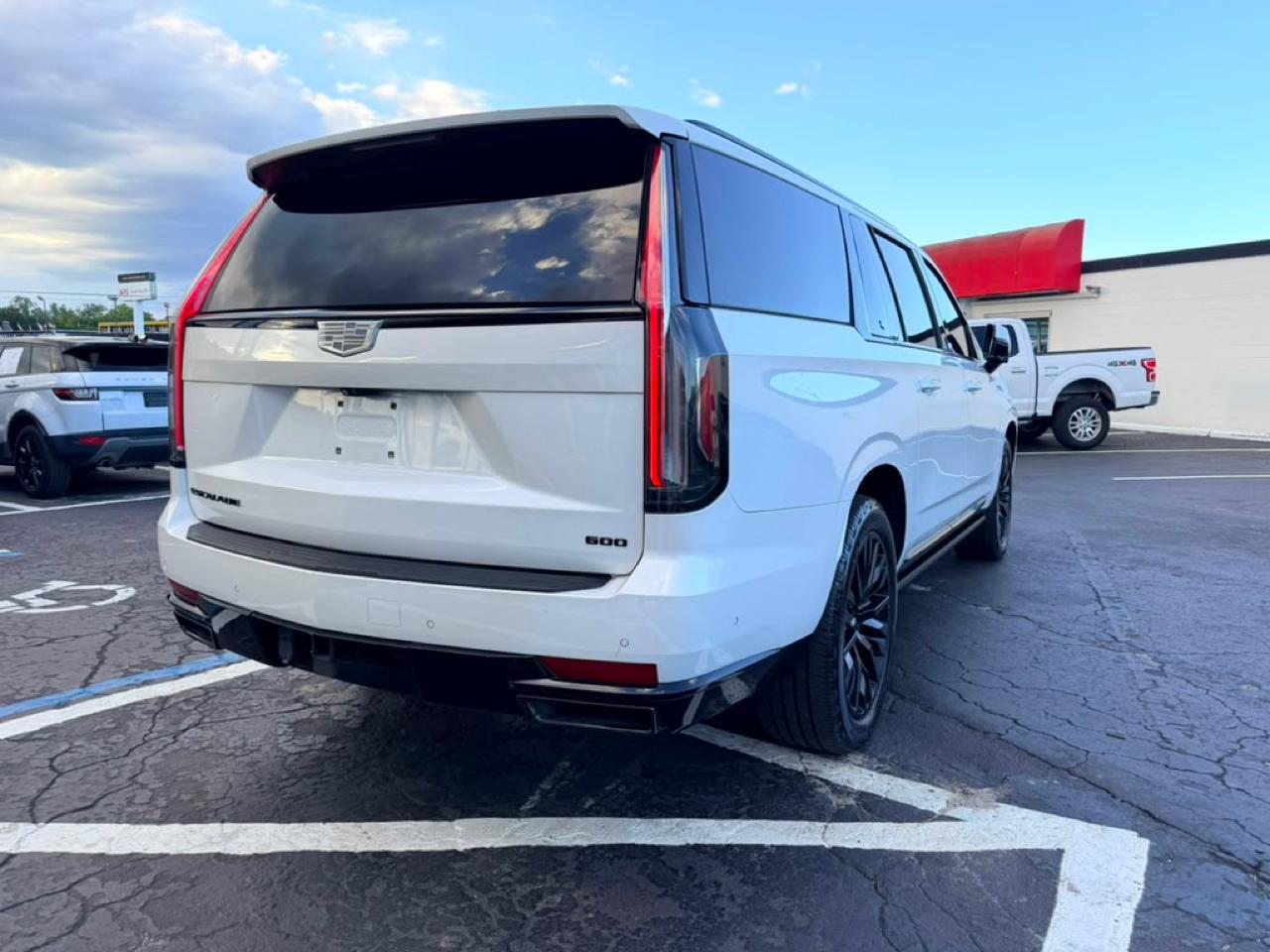 Cadillac Escalade ESV Sport Platinum AWD 2021