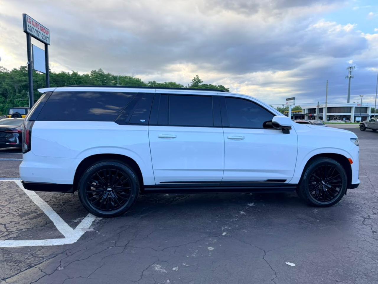 Cadillac Escalade ESV Sport Platinum AWD 2021