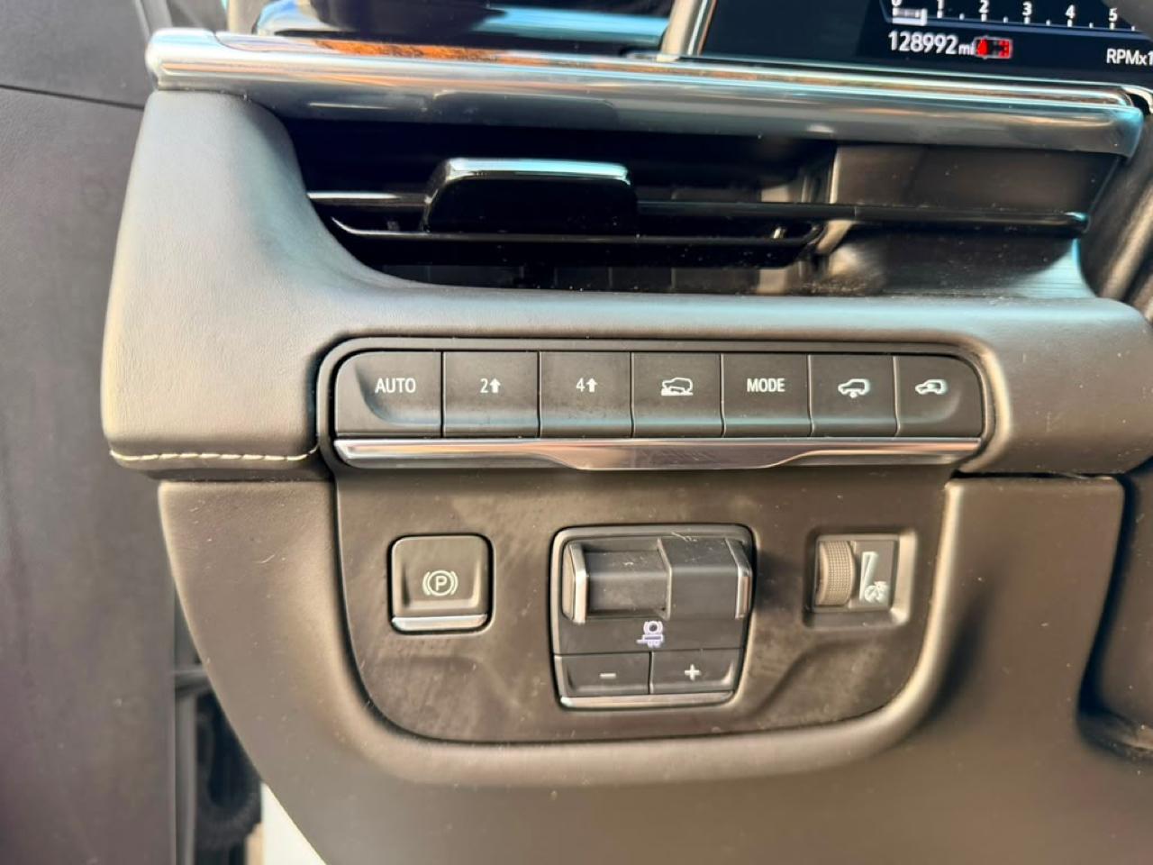 Cadillac Escalade ESV Sport Platinum AWD 2021