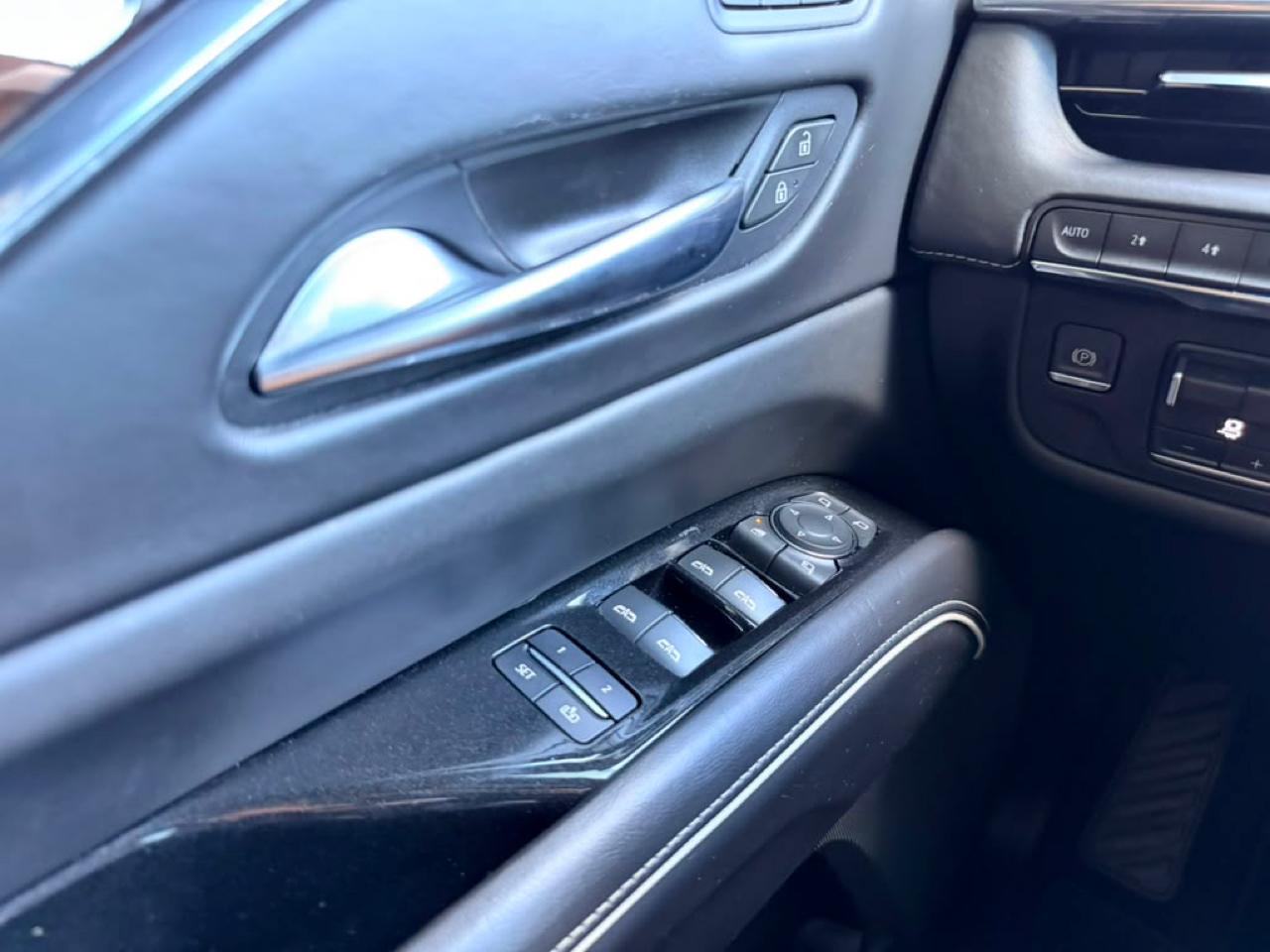Cadillac Escalade ESV Sport Platinum AWD 2021
