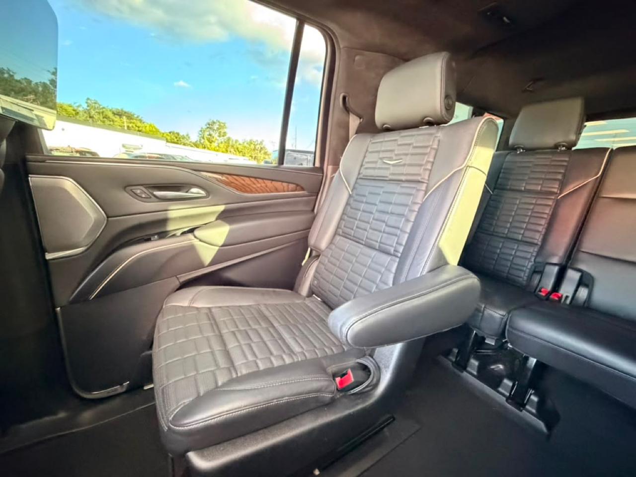 Cadillac Escalade ESV Sport Platinum AWD 2021
