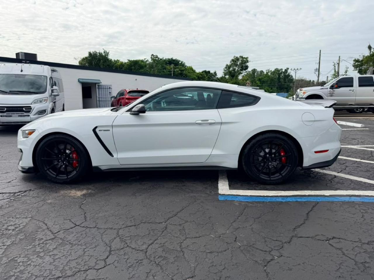 Ford Shelby GT350 Base 2016