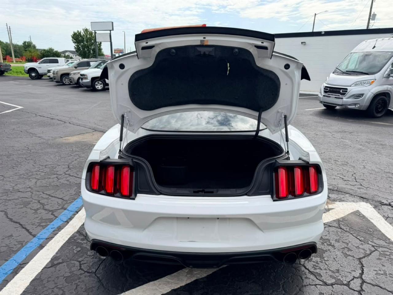 Ford Shelby GT350 Base 2016