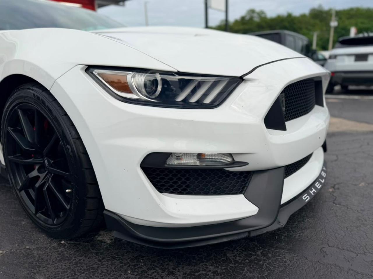 Ford Shelby GT350 Base 2016