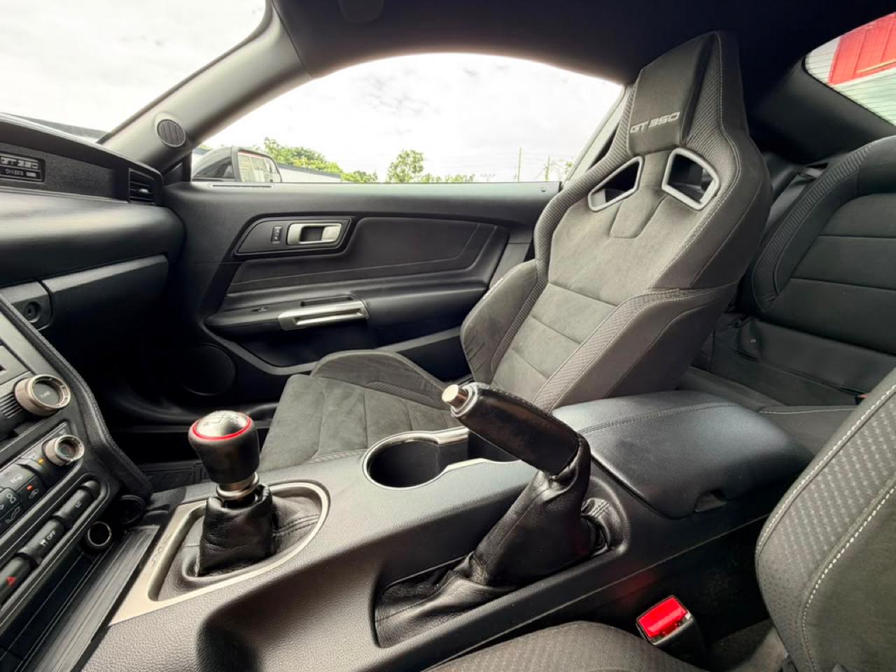 Ford Shelby GT350 Base 2016