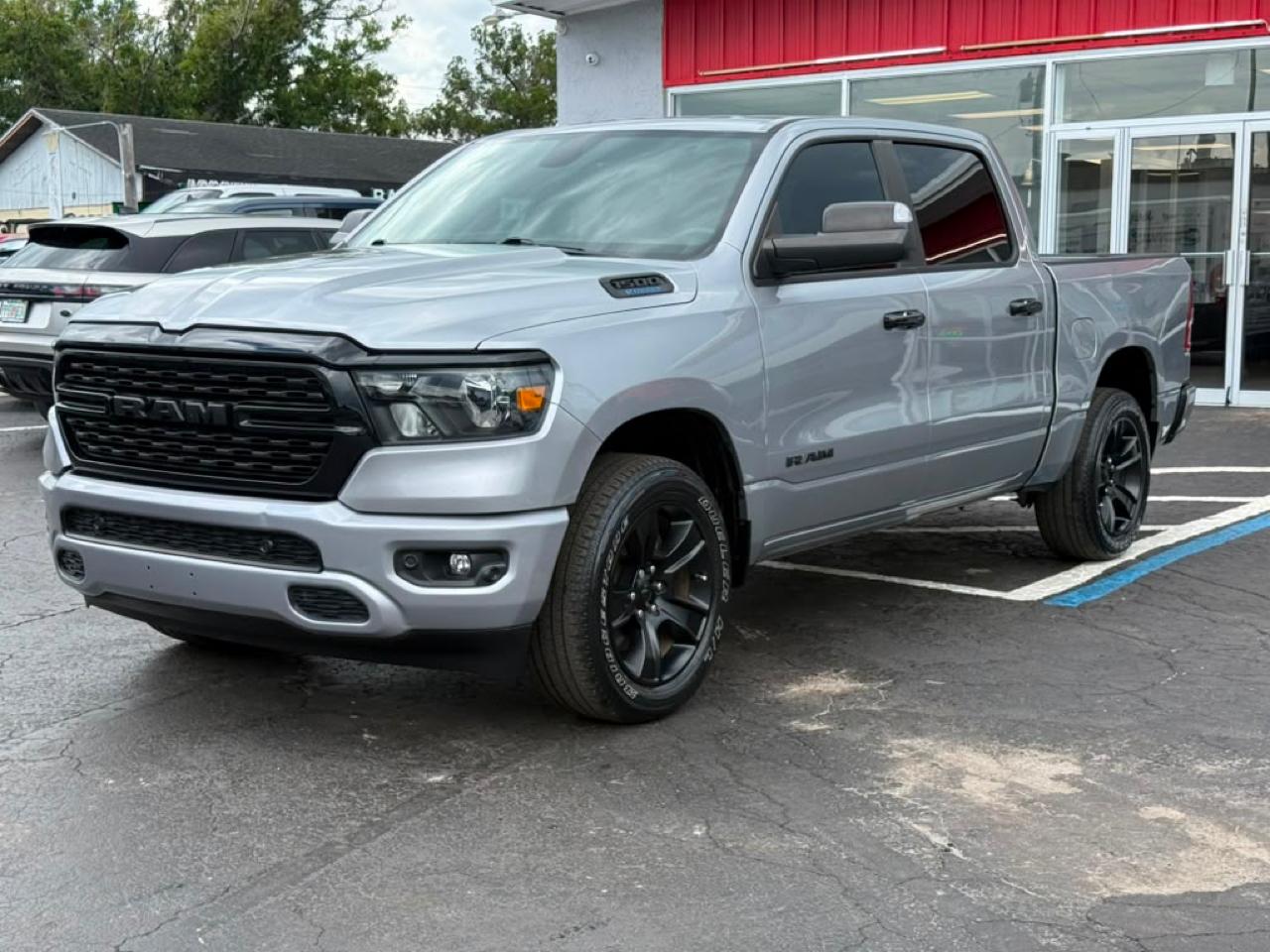 RAM 1500 Big Horn Crew Cab SWB 4WD 2023