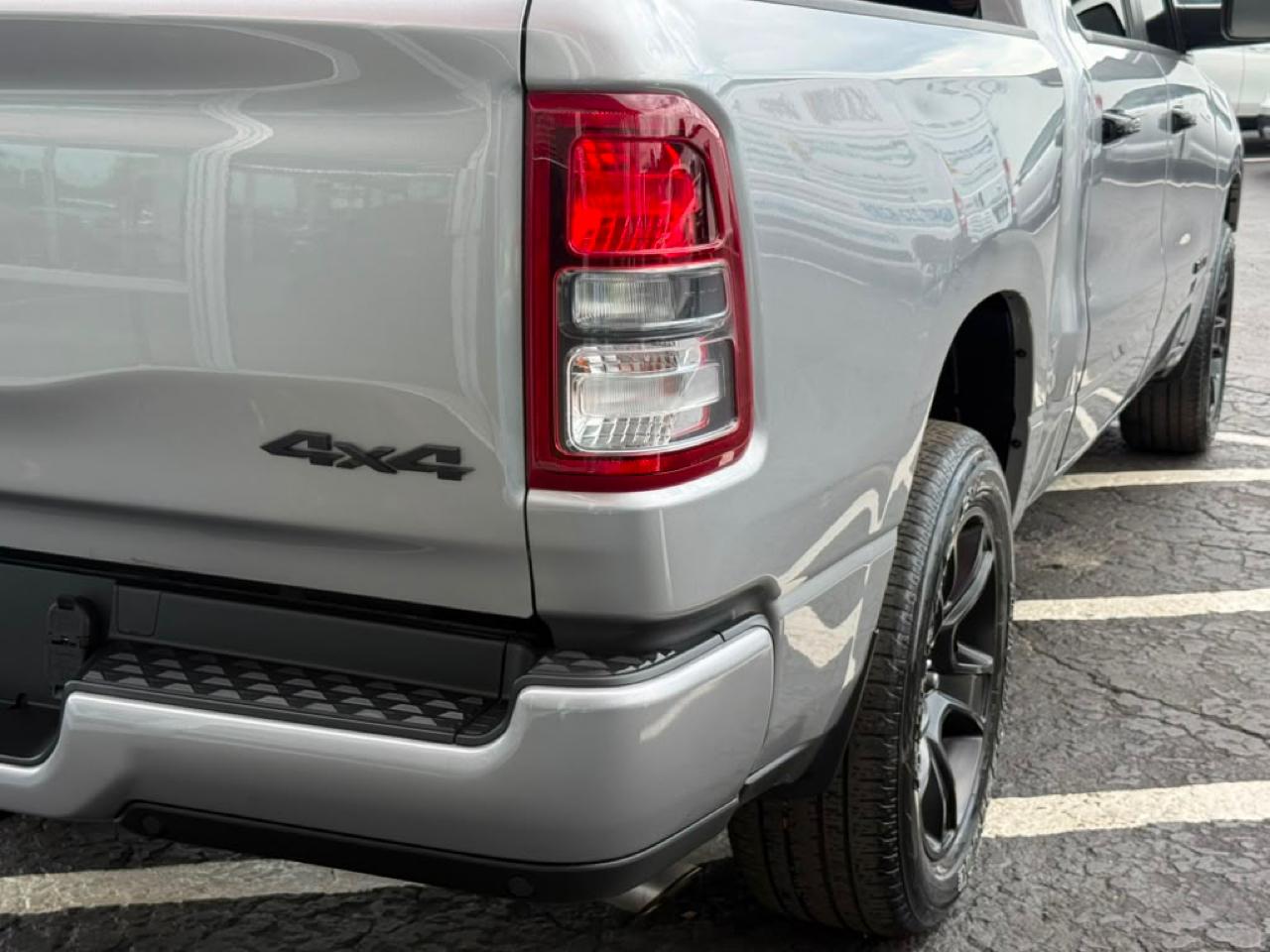 RAM 1500 Big Horn Crew Cab SWB 4WD 2023