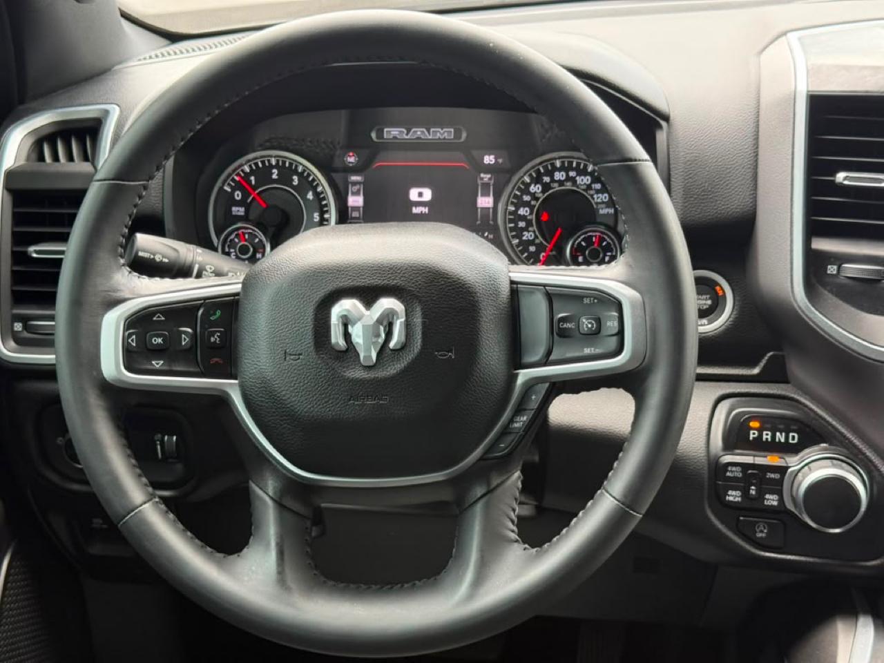 RAM 1500 Big Horn Crew Cab SWB 4WD 2023