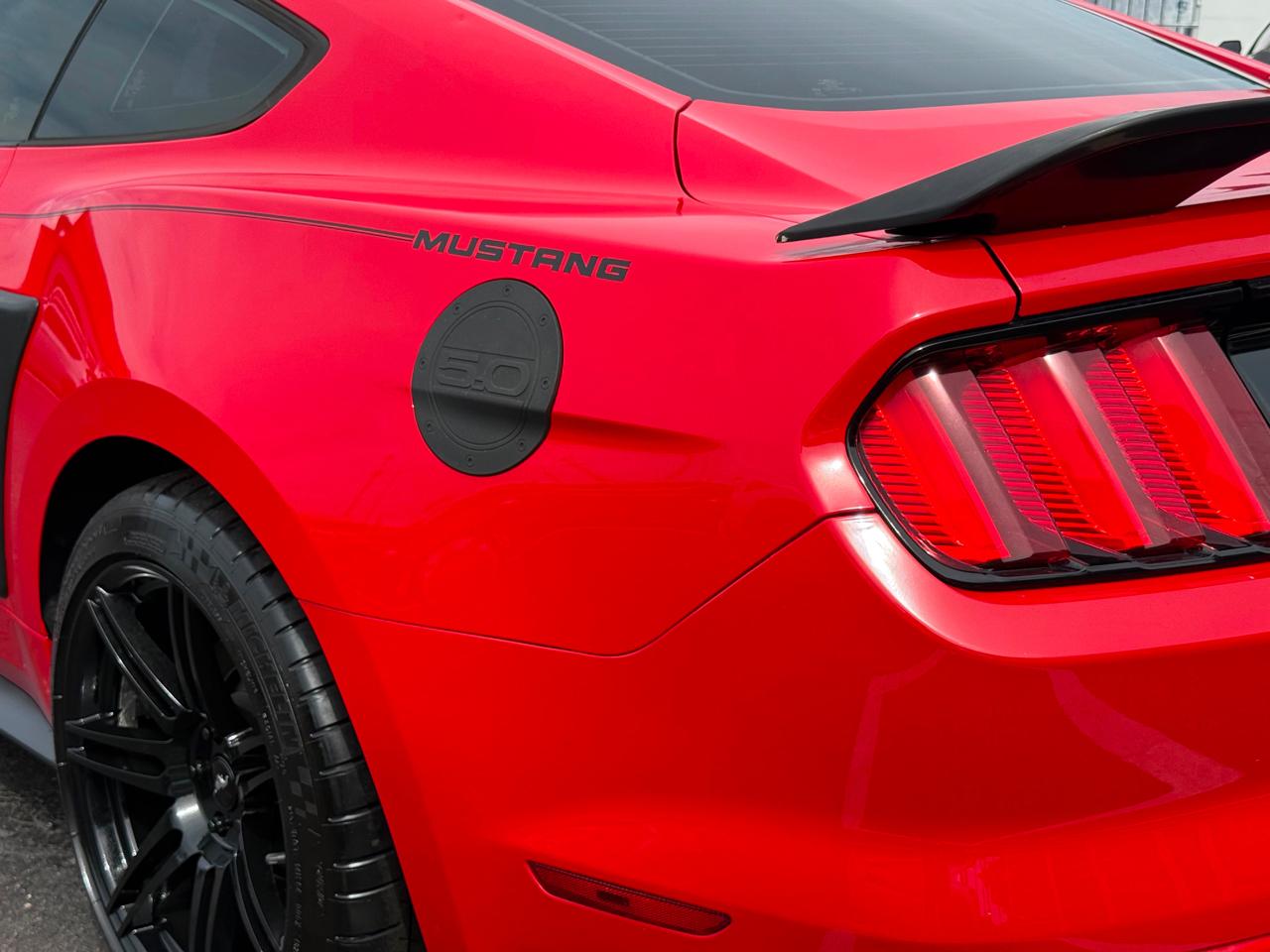 Ford Mustang GT Premium Coupe 2016