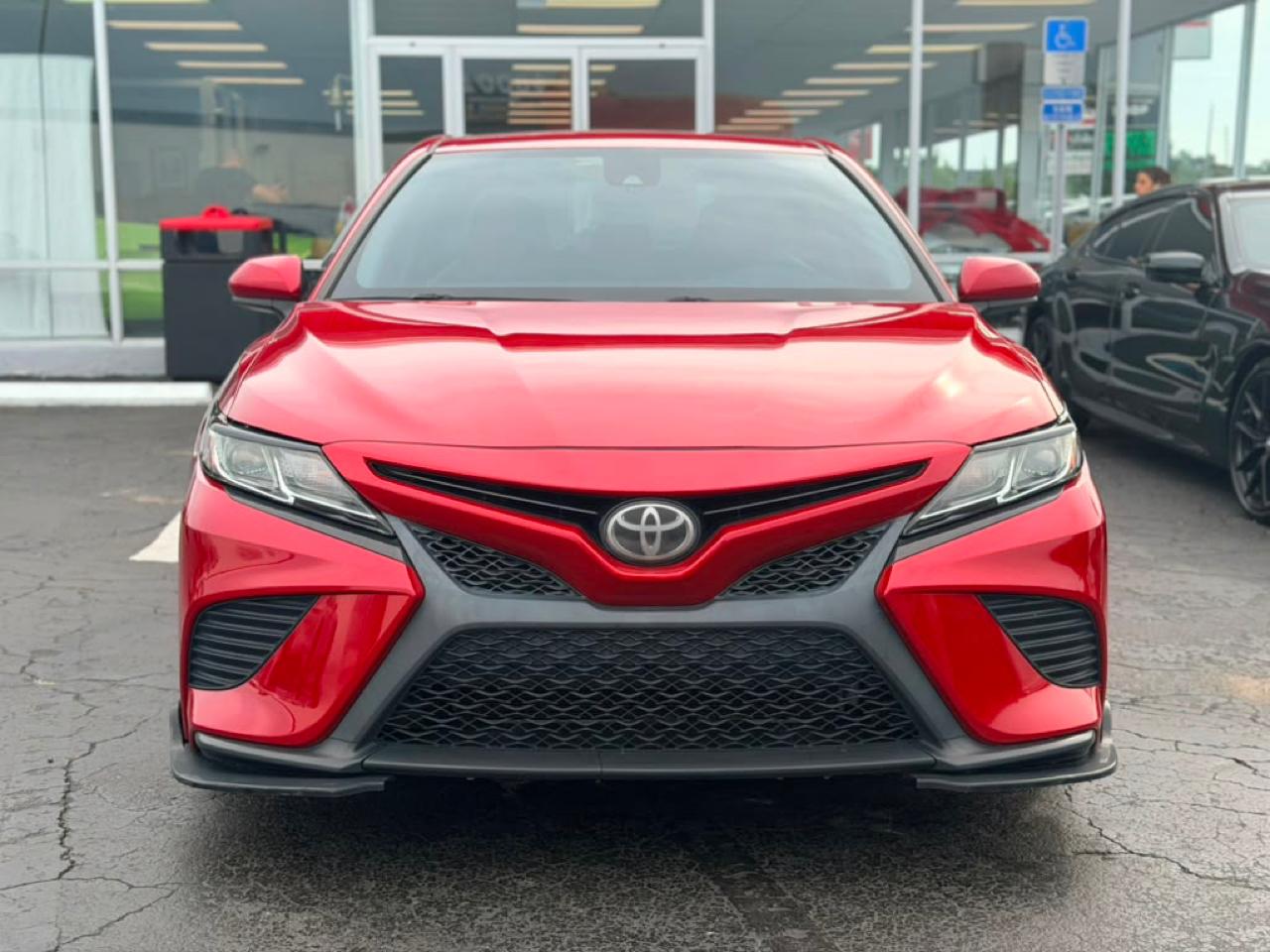 Toyota Camry SE 2020