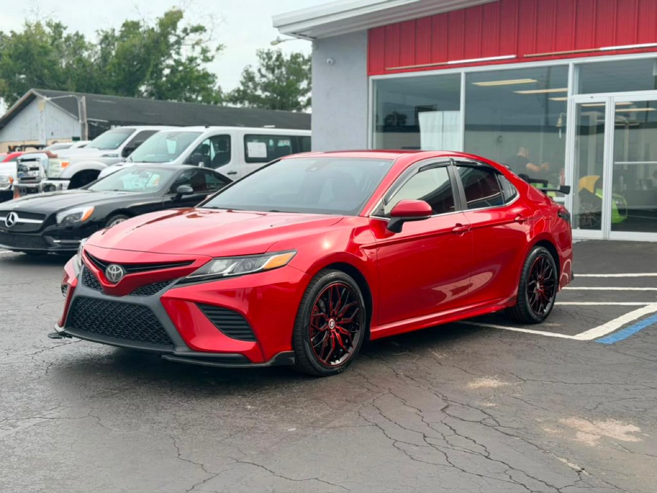 Toyota Camry SE 2020