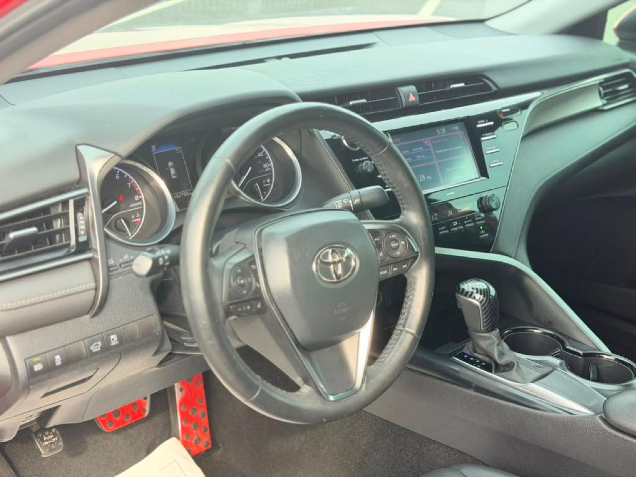 Toyota Camry SE 2020