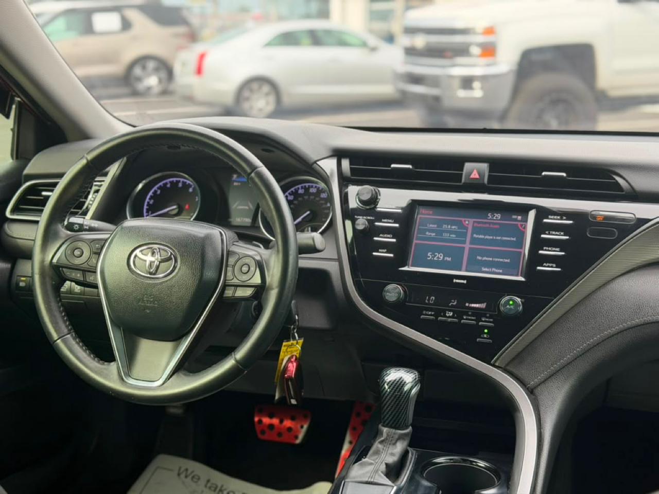 Toyota Camry SE 2020