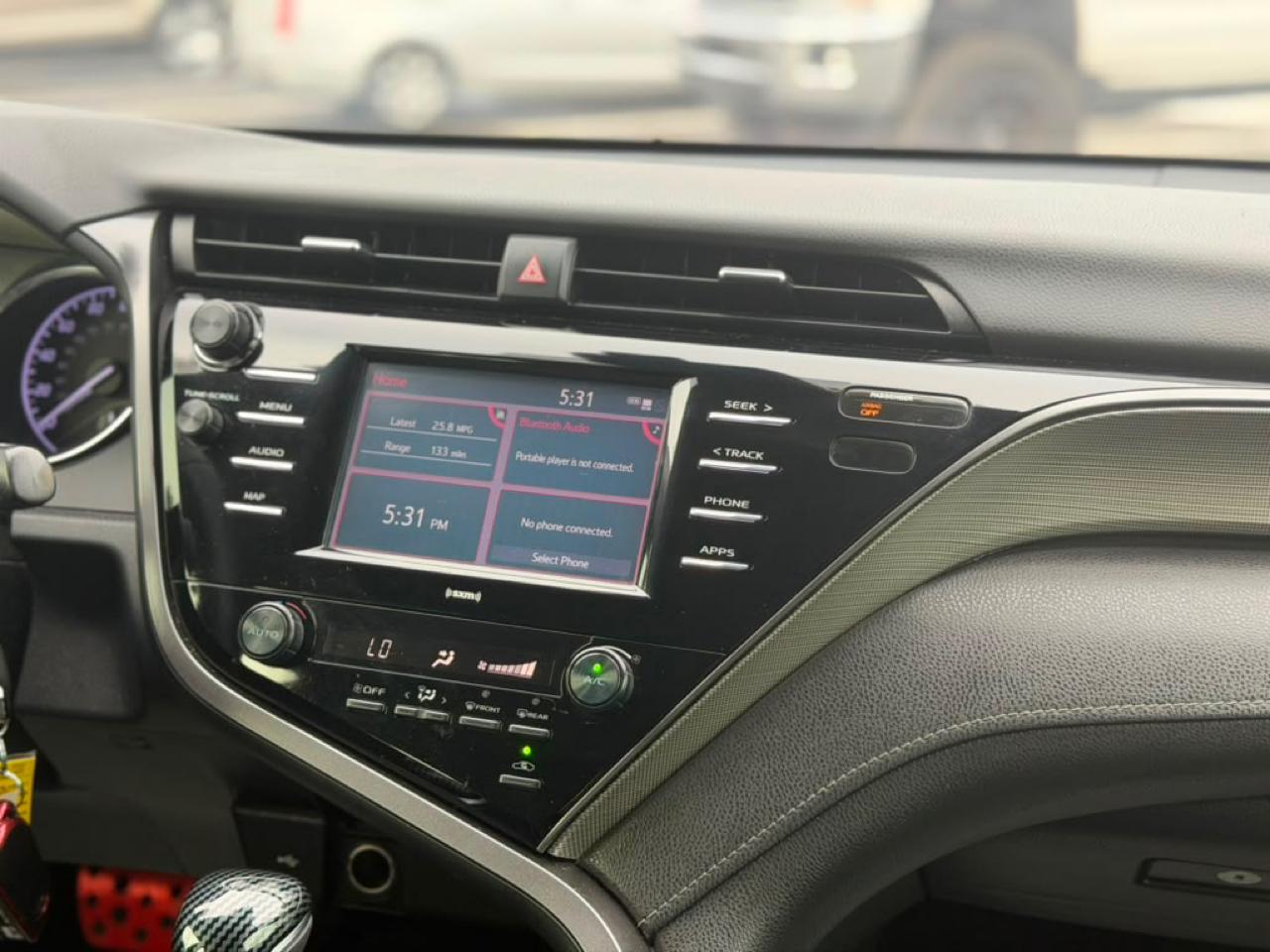 Toyota Camry SE 2020