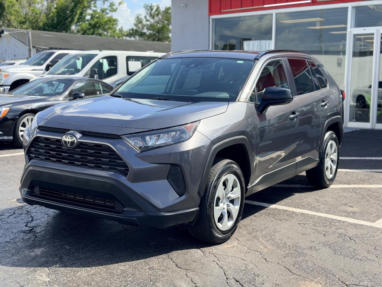 Toyota RAV4 LE 2021