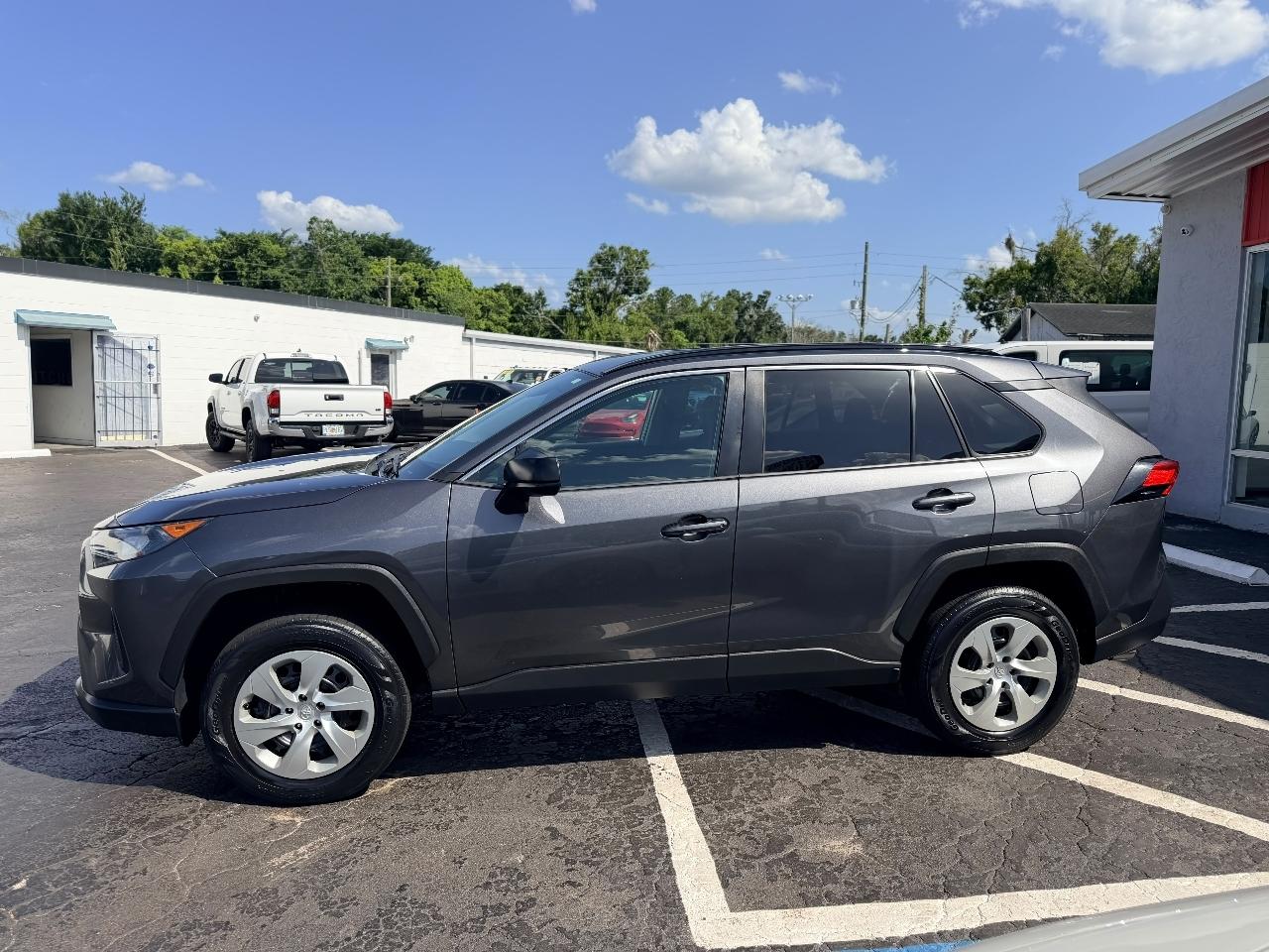 Toyota RAV4 LE 2021