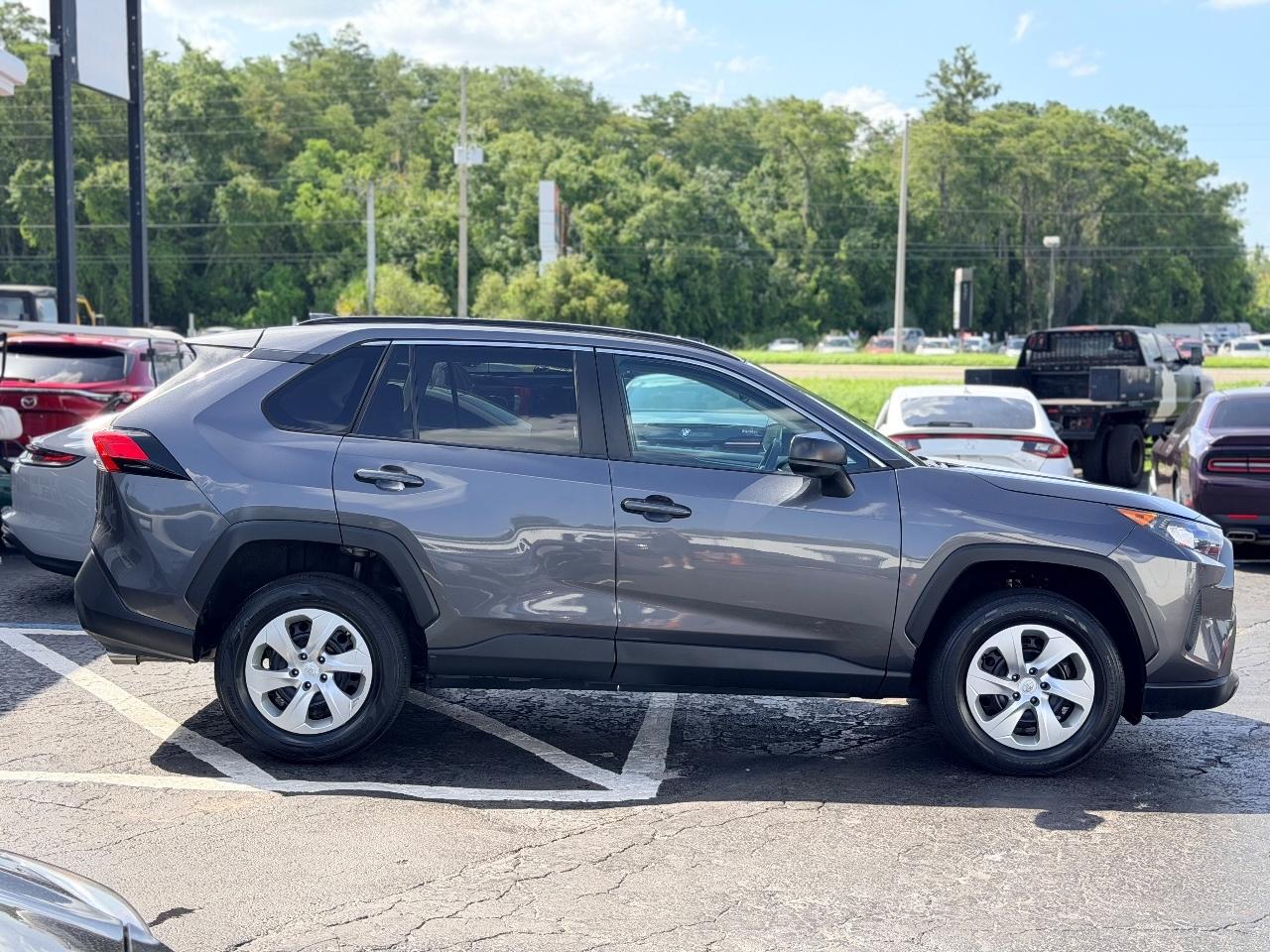 Toyota RAV4 LE 2021