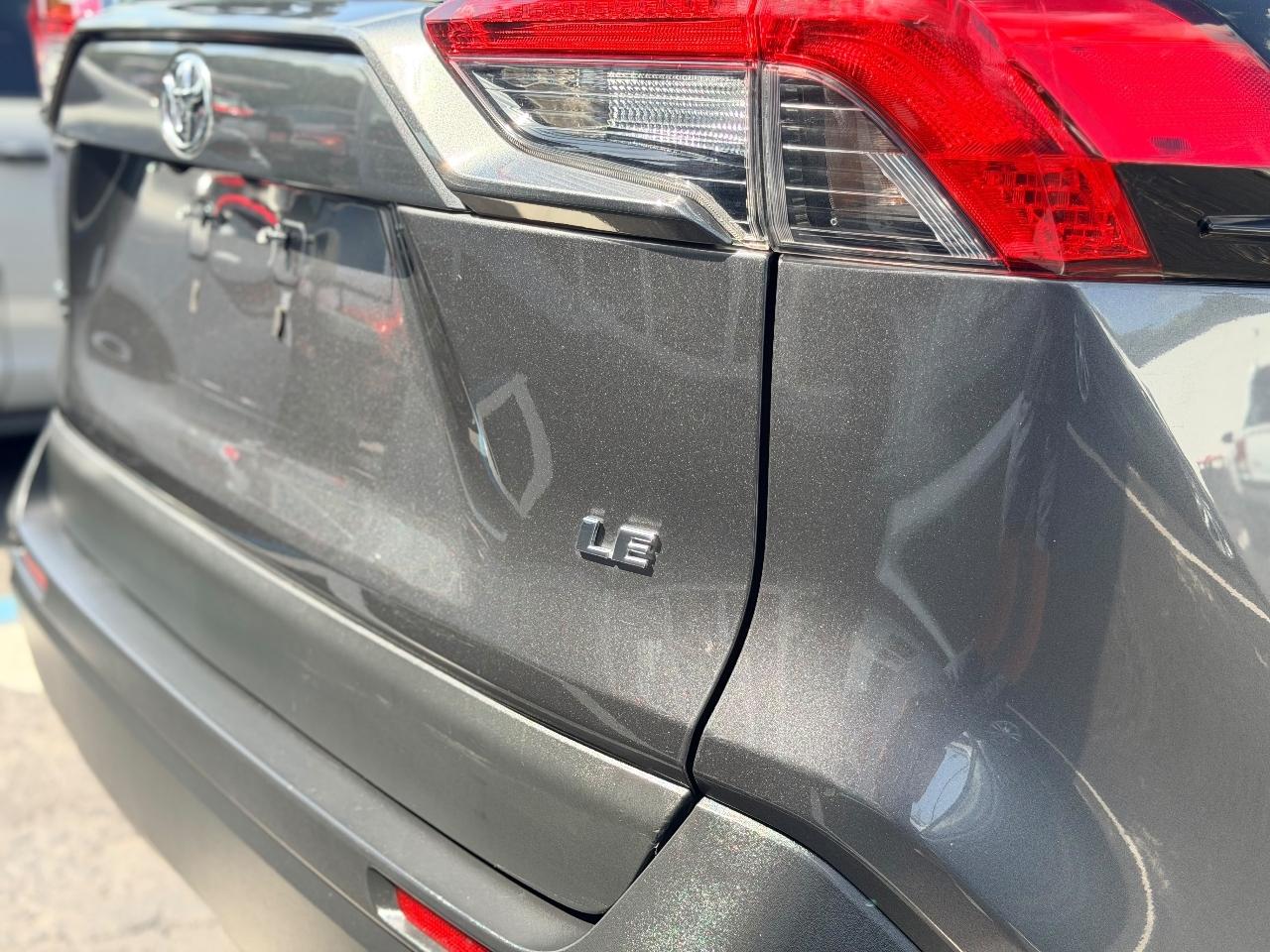 Toyota RAV4 LE 2021
