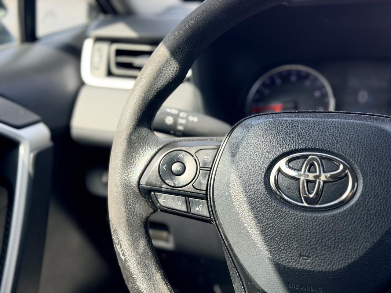 Toyota RAV4 LE 2021