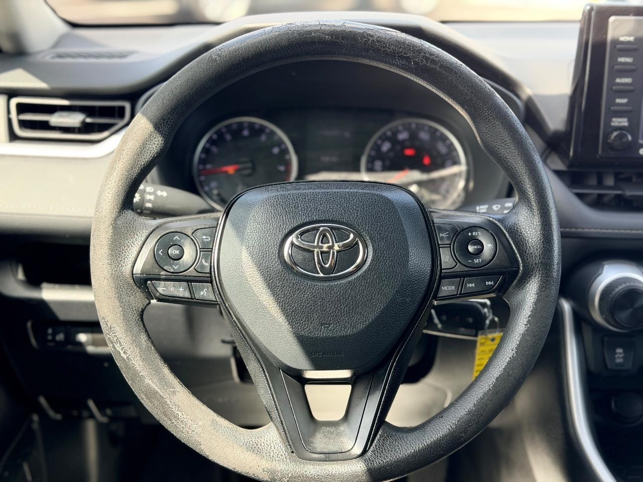 Toyota RAV4 LE 2021
