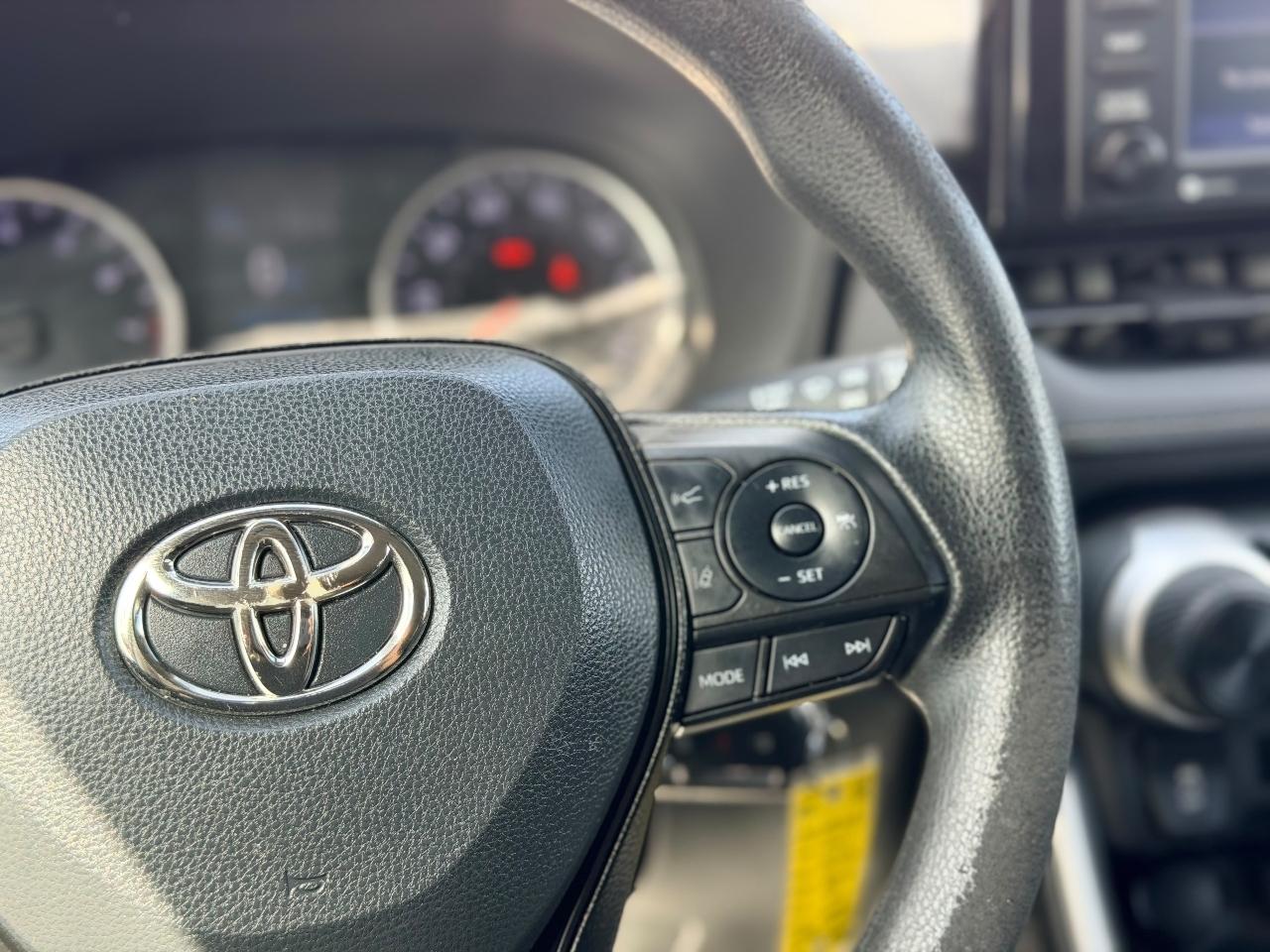 Toyota RAV4 LE 2021