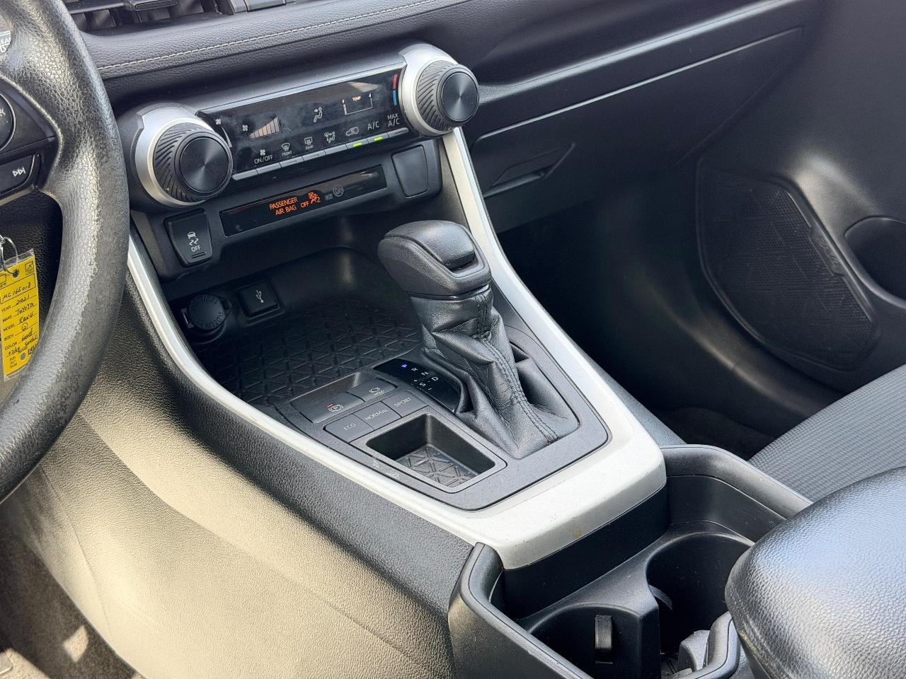 Toyota RAV4 LE 2021
