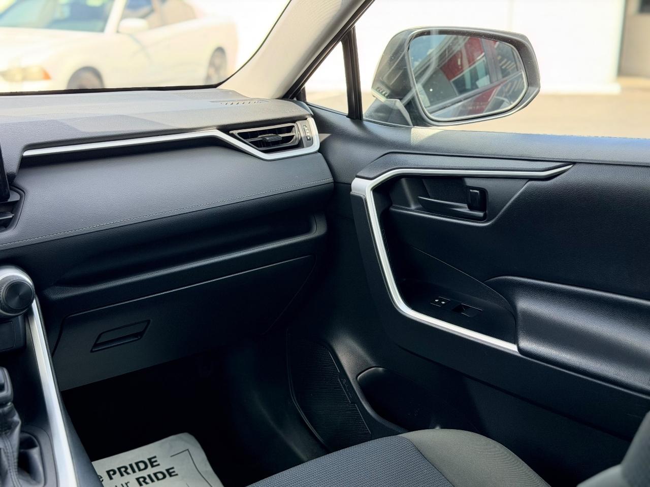 Toyota RAV4 LE 2021
