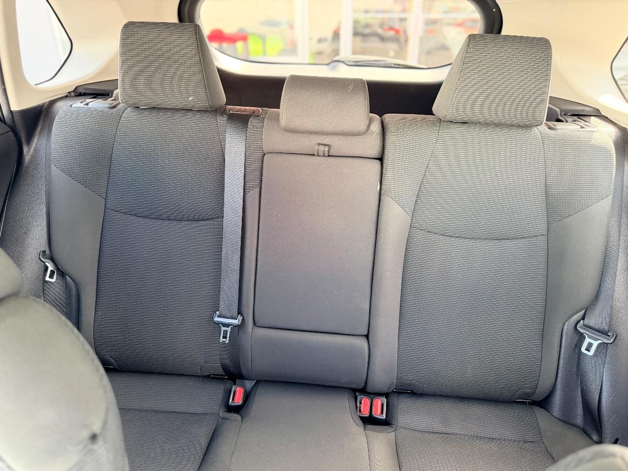 Toyota RAV4 LE 2021