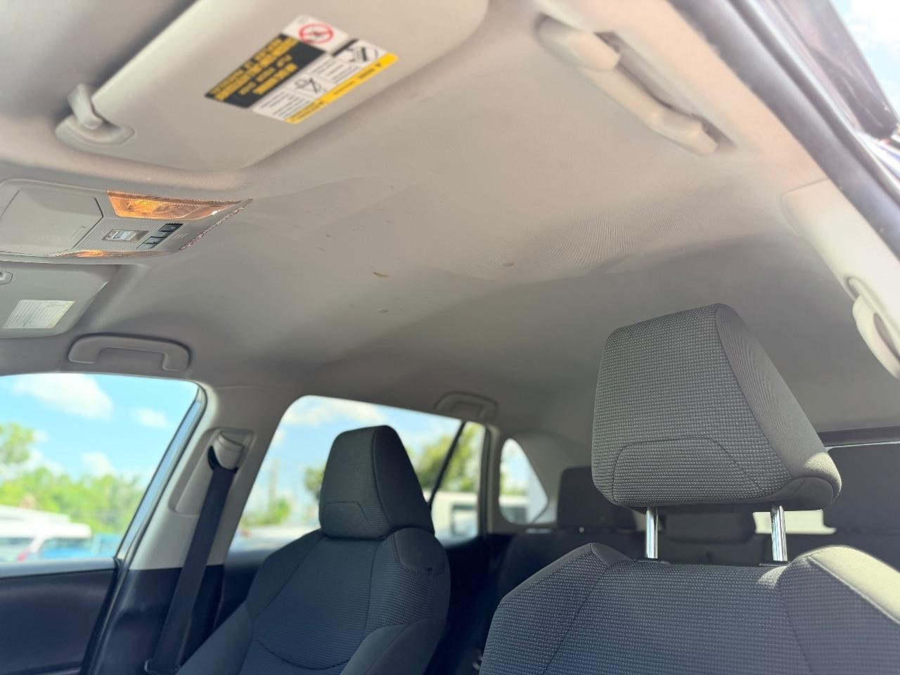 Toyota RAV4 LE 2021