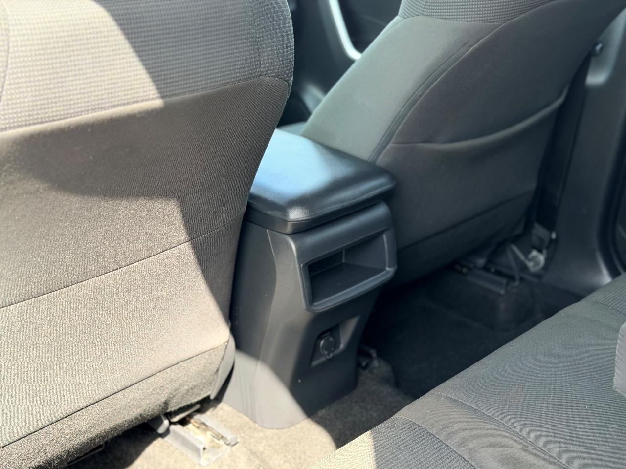 Toyota RAV4 LE 2021