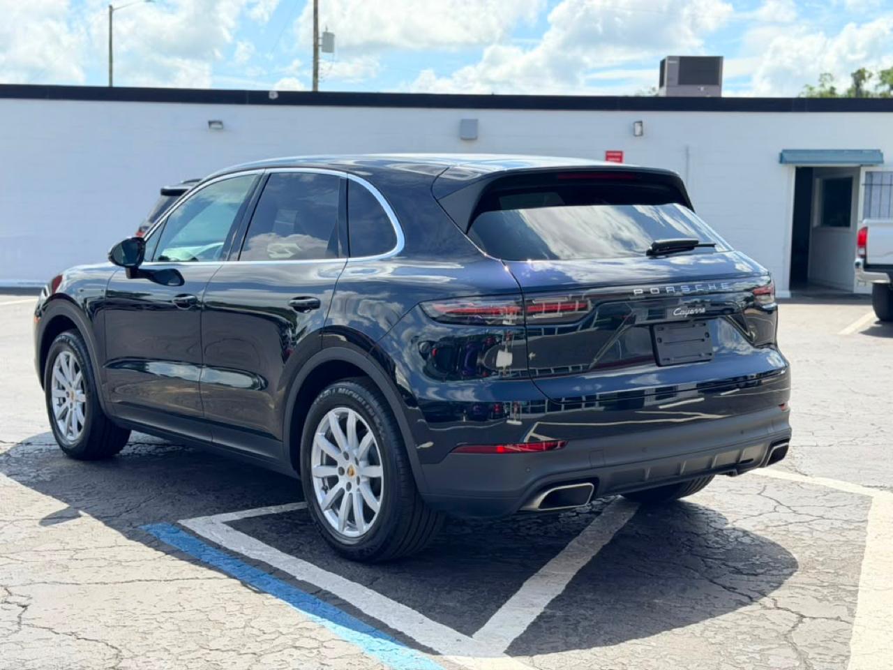 Porsche Cayenne Base 2023