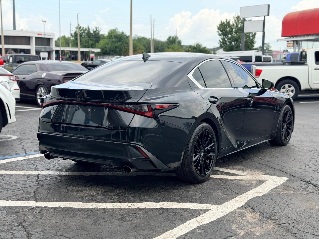 Lexus IS 300 RWD 2021