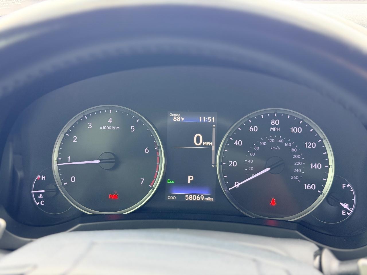 Lexus IS 300 RWD 2021