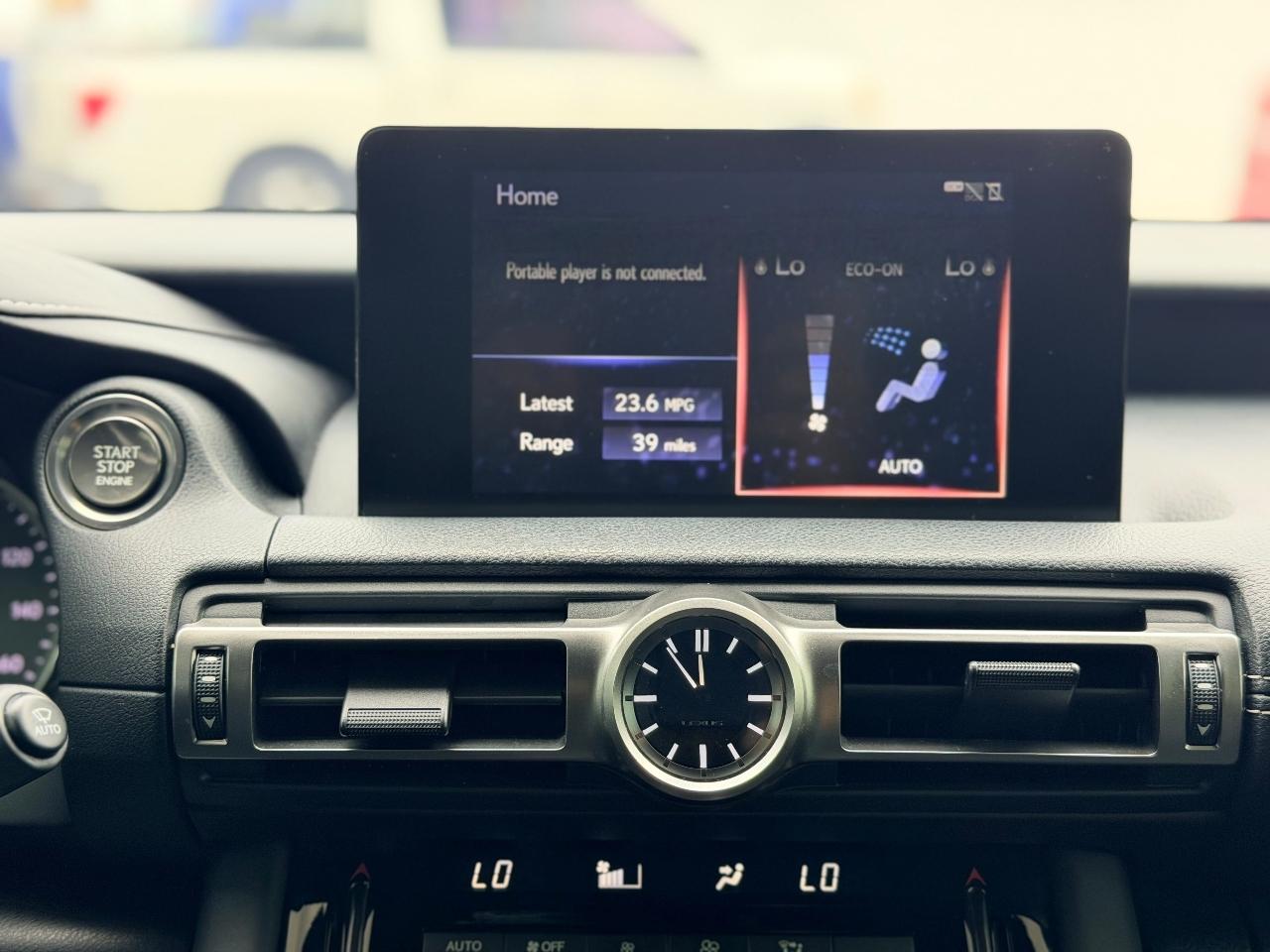 Lexus IS 300 RWD 2021