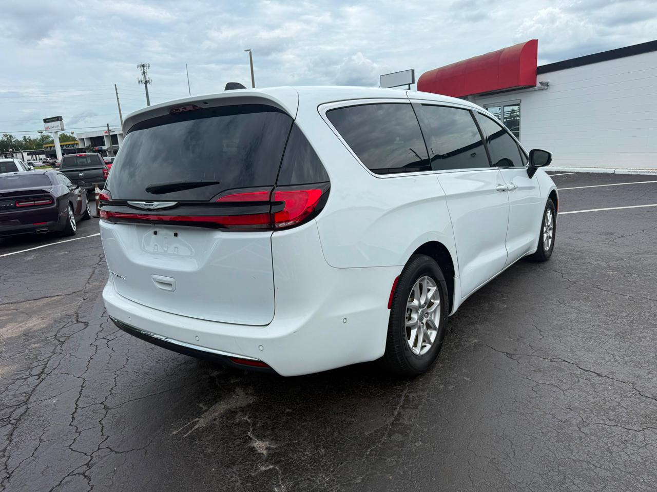 Chrysler Pacifica Touring L 2023
