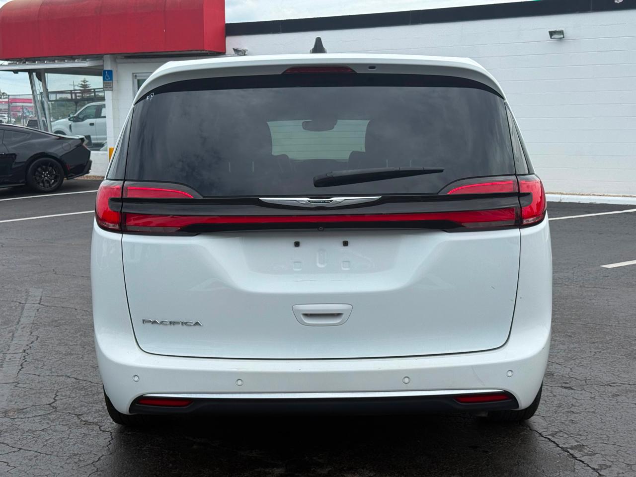Chrysler Pacifica Touring L 2023