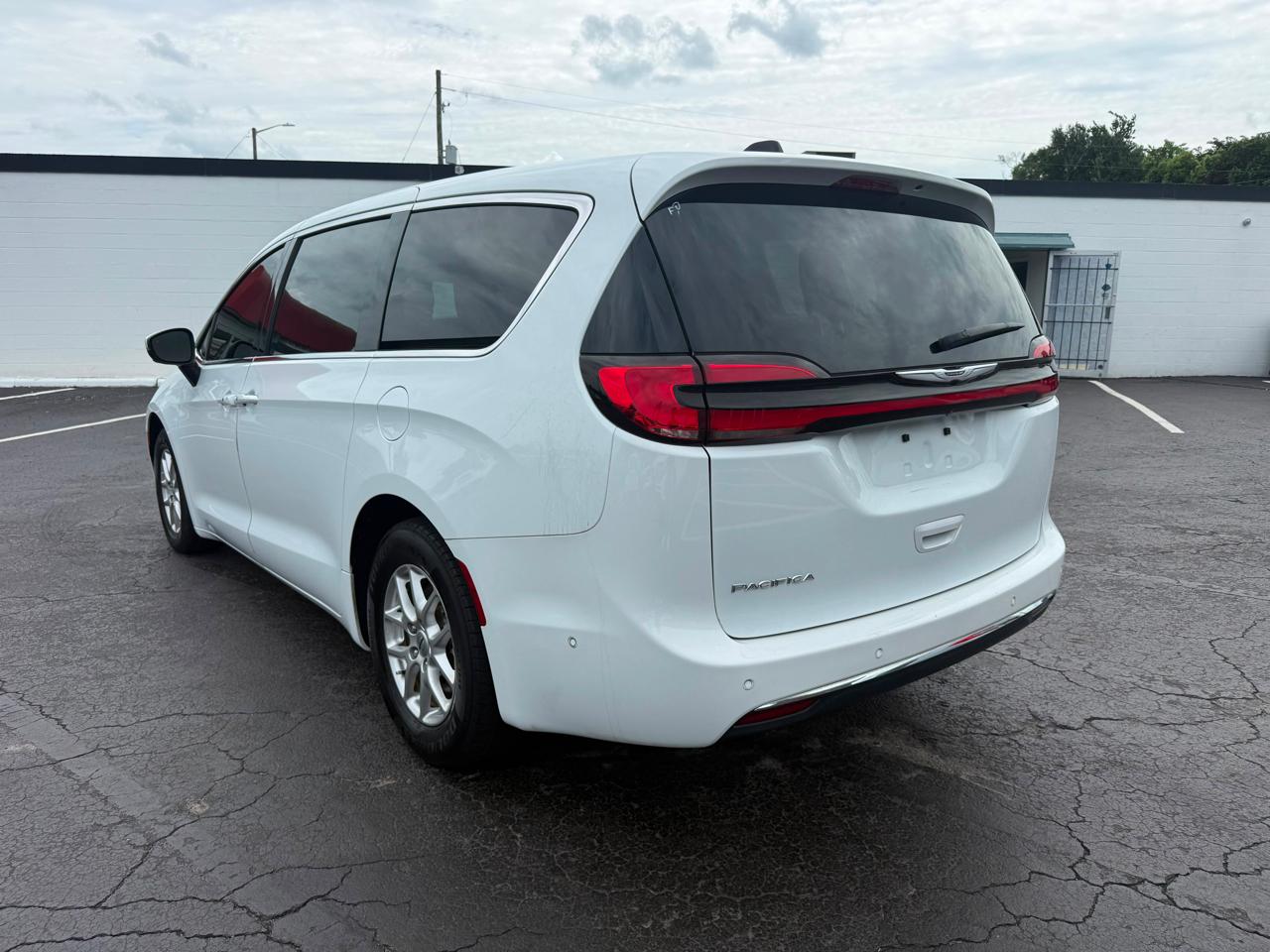Chrysler Pacifica Touring L 2023