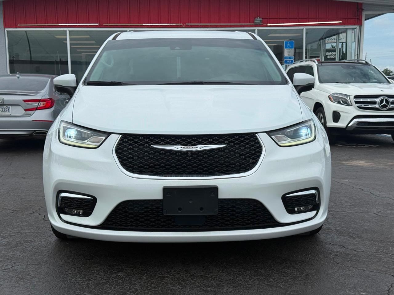 Chrysler Pacifica Touring L 2023