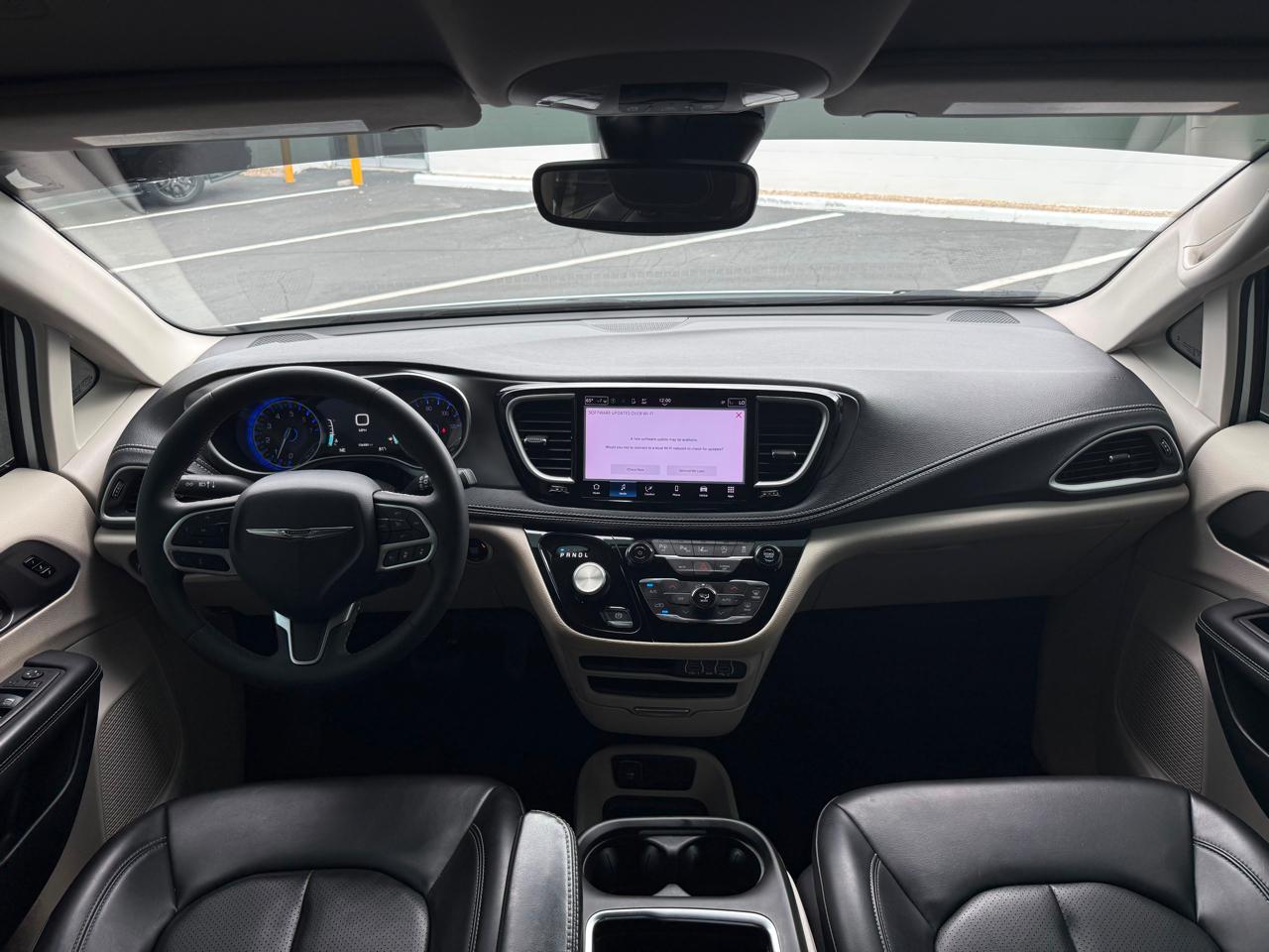 Chrysler Pacifica Touring L 2023