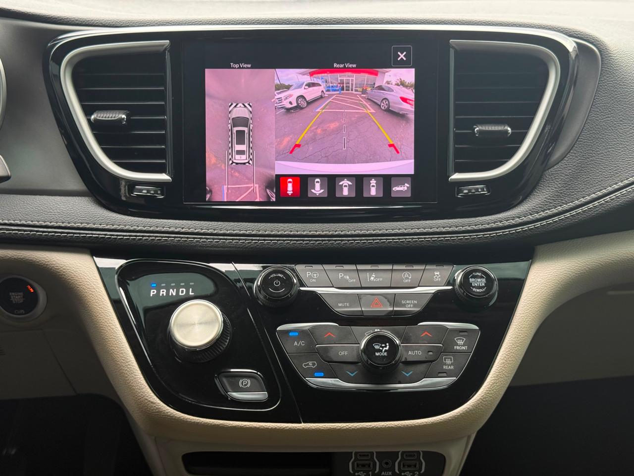 Chrysler Pacifica Touring L 2023