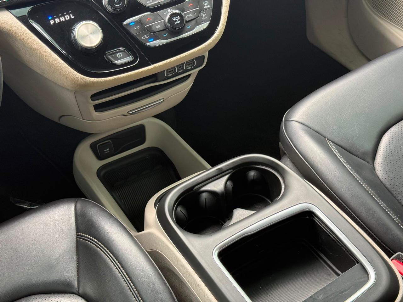 Chrysler Pacifica Touring L 2023