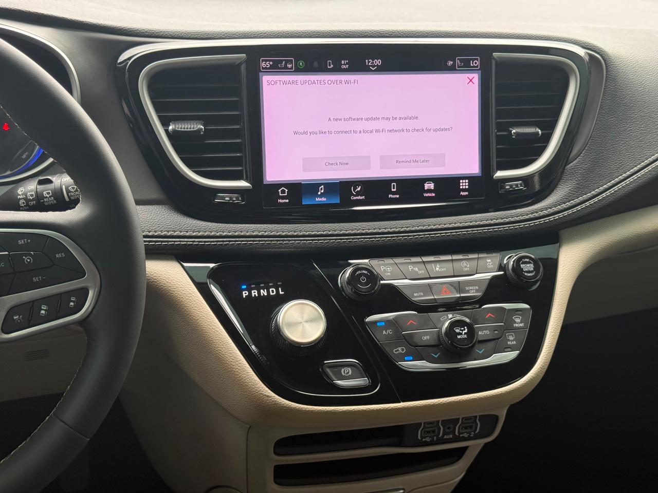 Chrysler Pacifica Touring L 2023