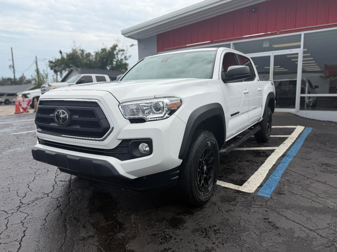 Toyota Tacoma 2WD Double Cab I4 AT SR5 (Natl) 2023