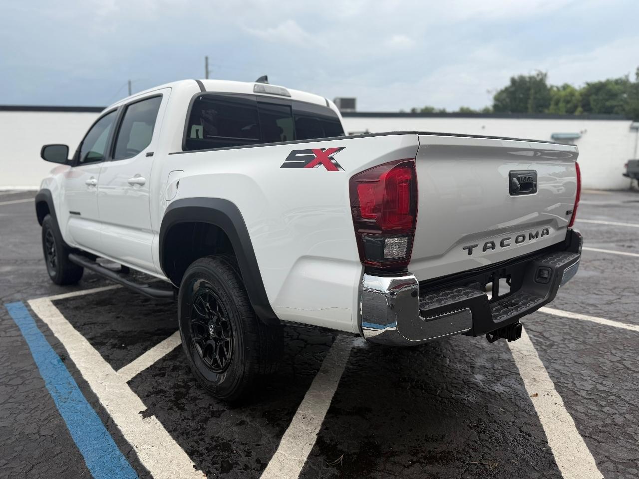 Toyota Tacoma 2WD Double Cab I4 AT SR5 (Natl) 2023