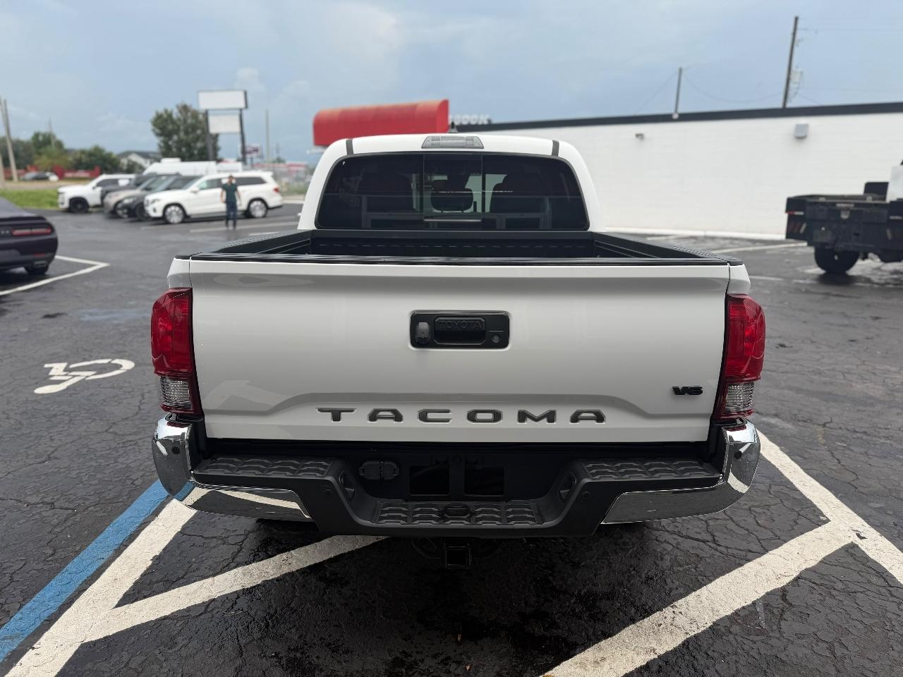 Toyota Tacoma 2WD Double Cab I4 AT SR5 (Natl) 2023