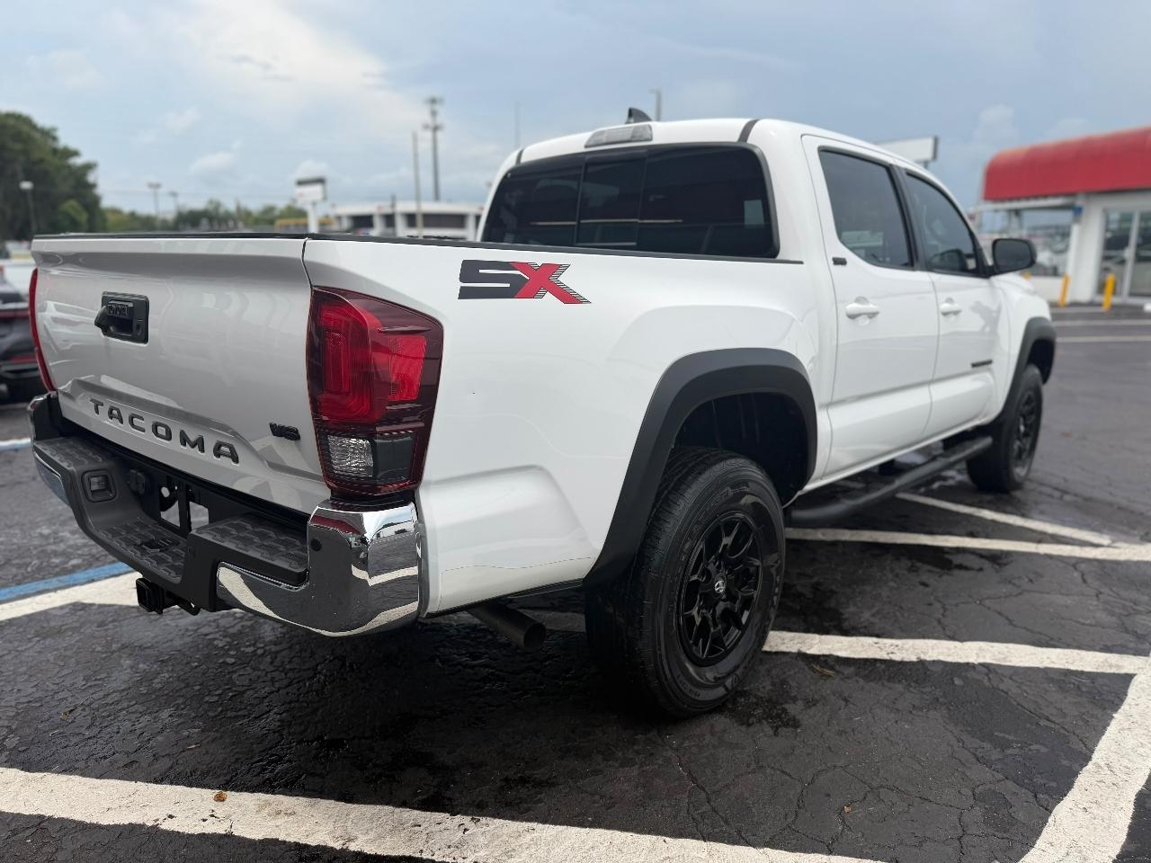 Toyota Tacoma 2WD Double Cab I4 AT SR5 (Natl) 2023