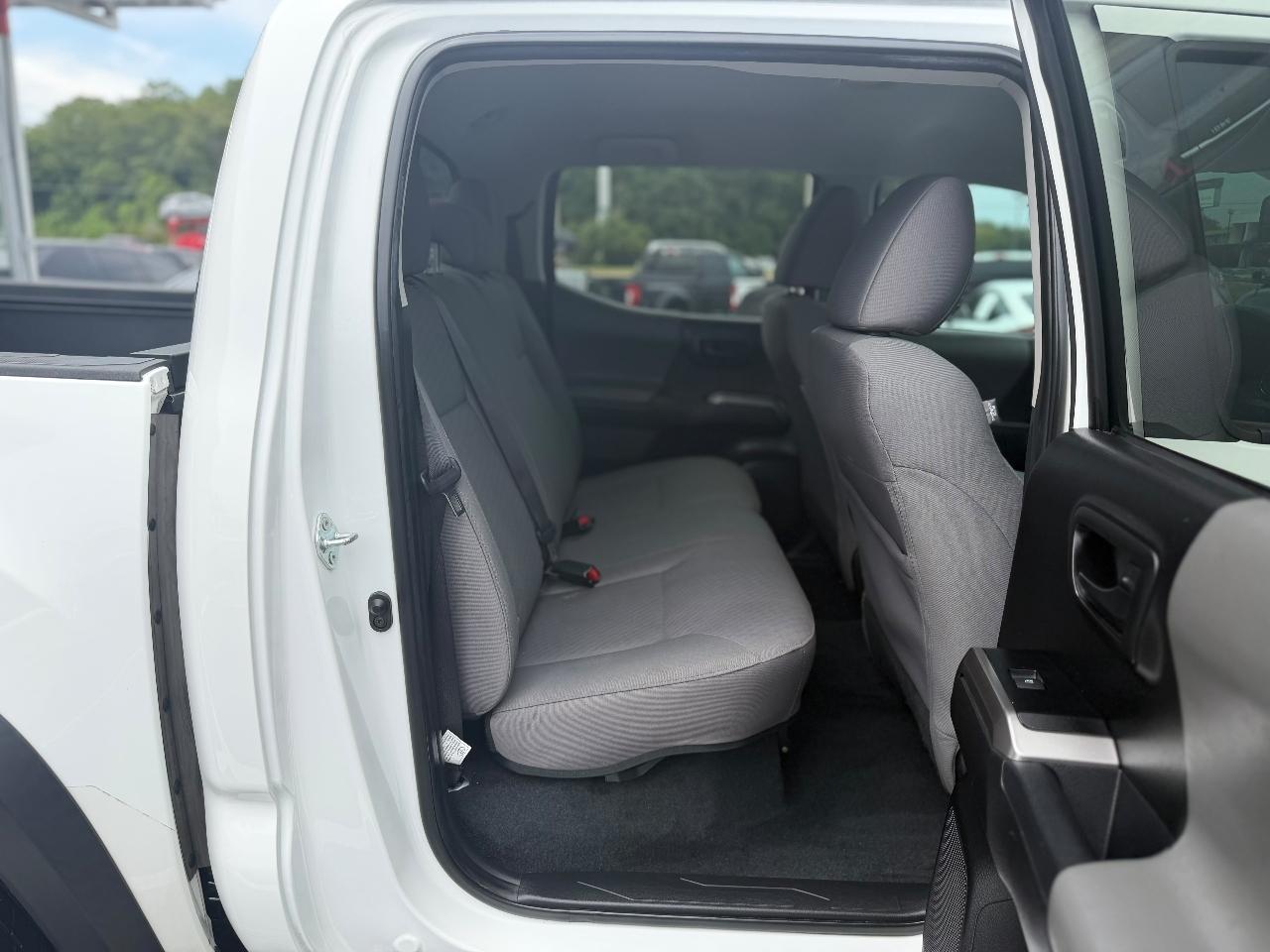 Toyota Tacoma 2WD Double Cab I4 AT SR5 (Natl) 2023