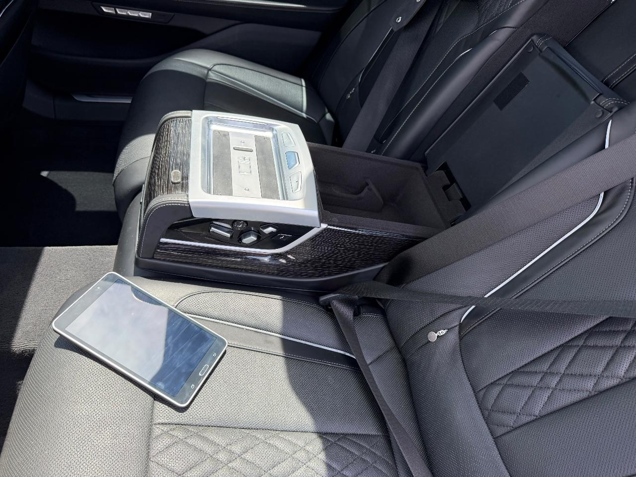 BMW 7-Series 750i 2018