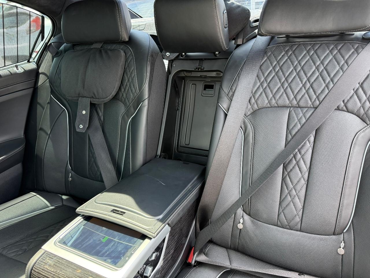 BMW 7-Series 750i 2018